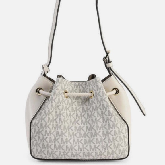 MICHAEL KORS Phoebe Small Logo Bucket Bag - Light Cream - Picture 11 of 14